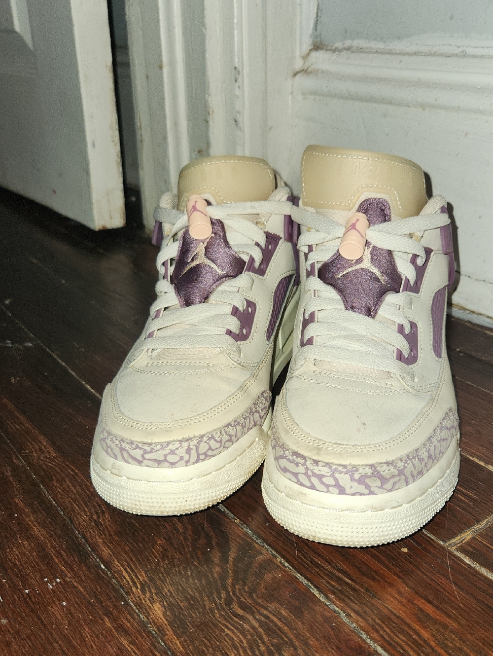 Jordan Kids Sneakers in Cream and Purple
